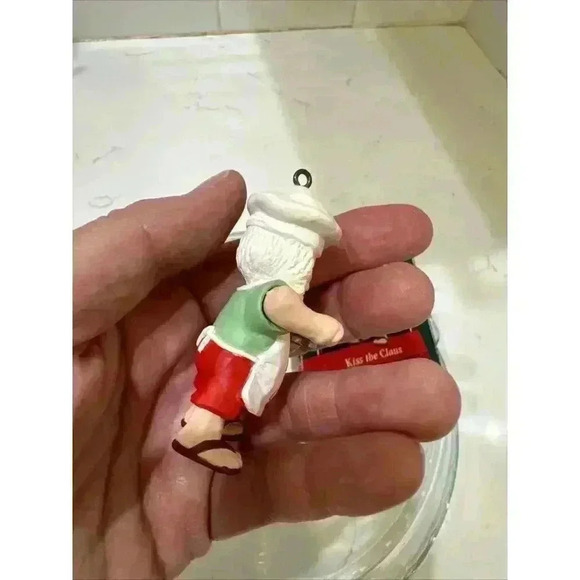 Hallmark Christmas Ornament 1988 Kiss The Claus - Picture 6 of 12